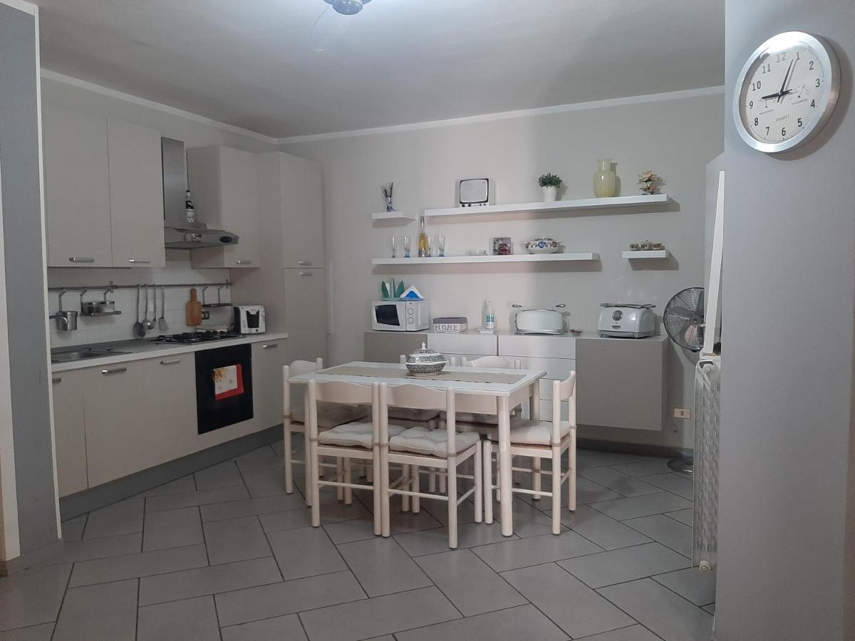 Holiday House Nellina Boscoreale Bagian luar foto